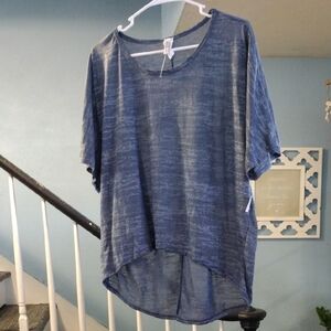 Discreet Heathered Blue Short Sleeve Top